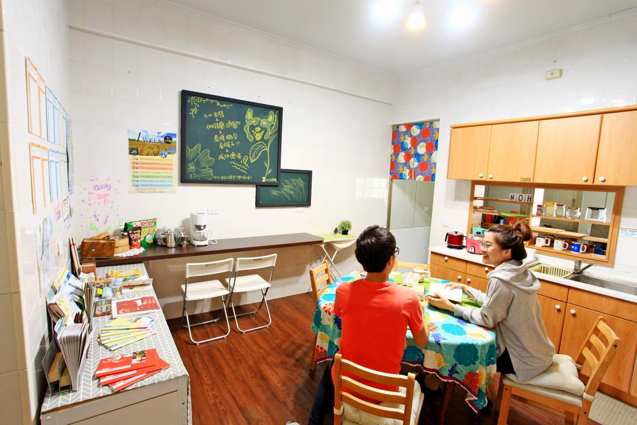 Navel Orange Hostel Taitung Exterior photo